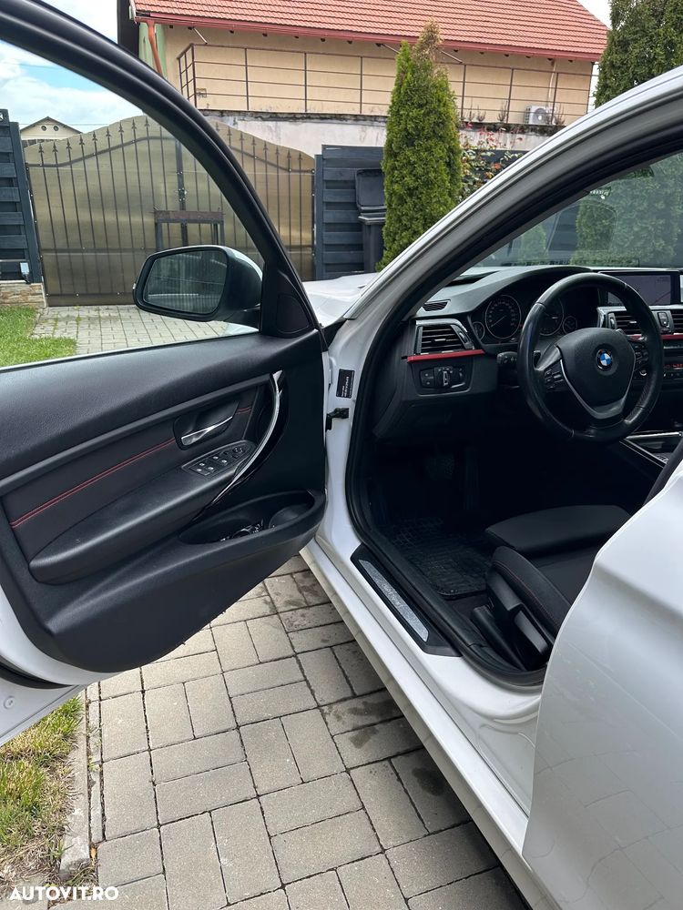BMW Seria 3 320d Aut. Sport Line - 11
