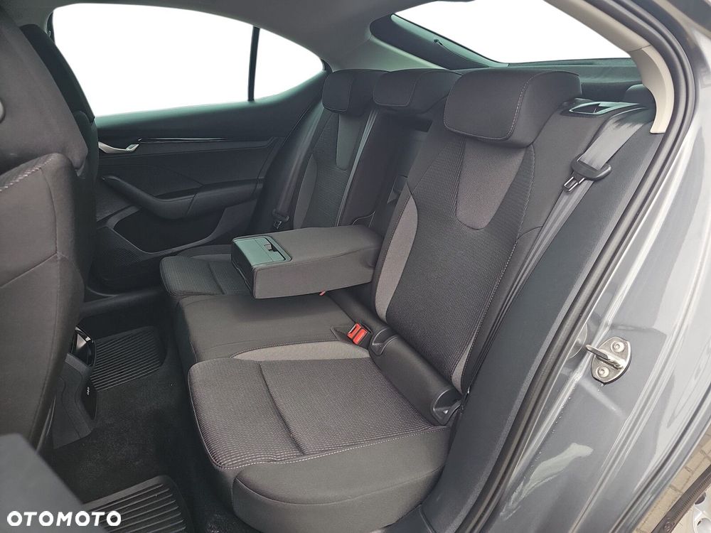 Skoda Octavia 1.5 TSI mHEV Selection DSG - 17