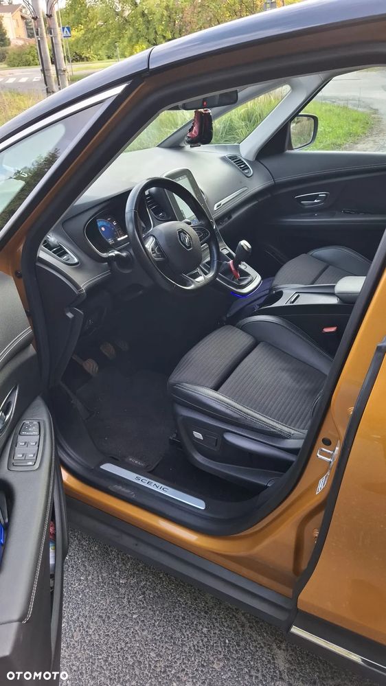 Renault Scenic ENERGY TCe 130 INTENS - 23