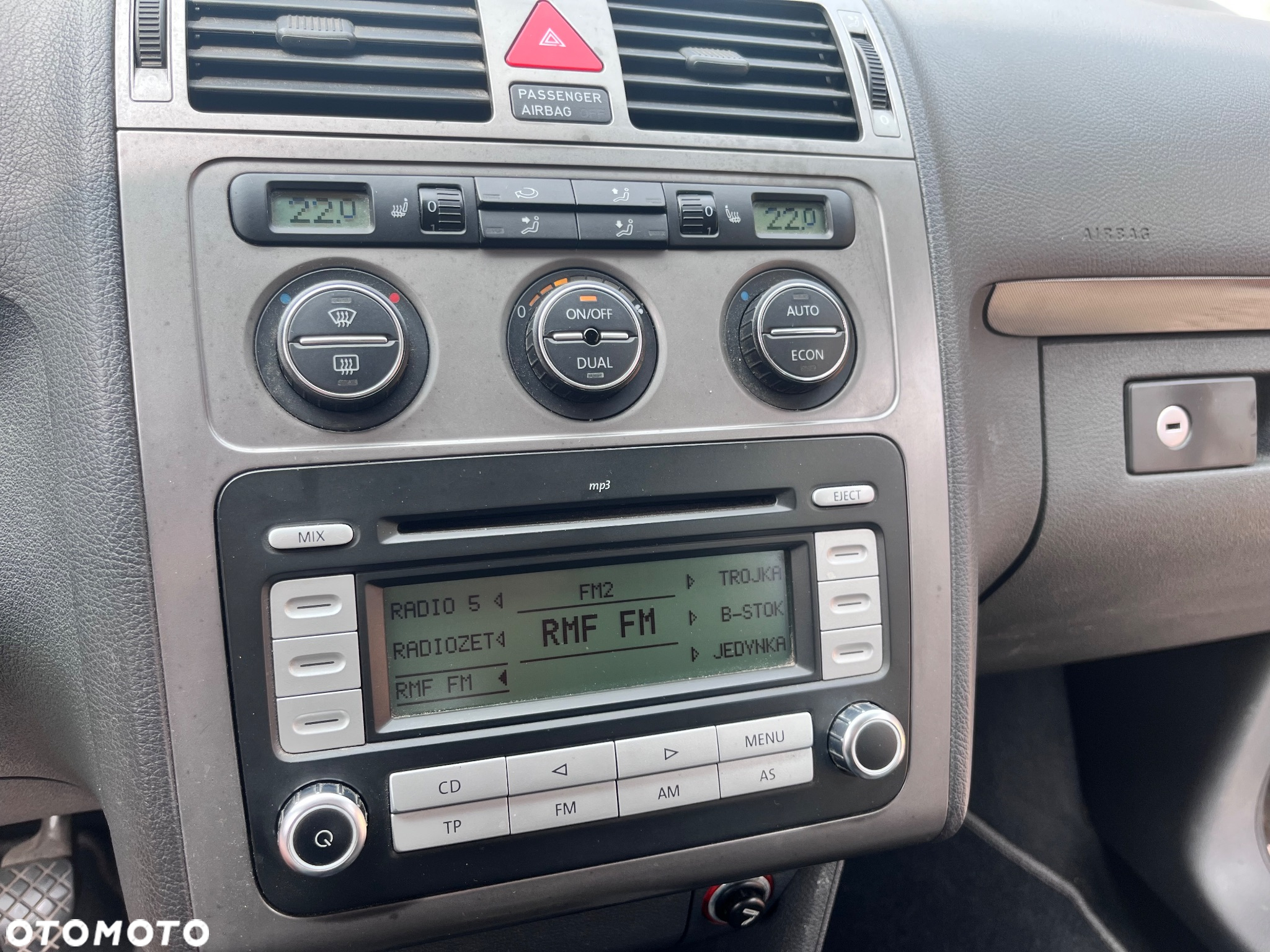 Volkswagen Touran - 11