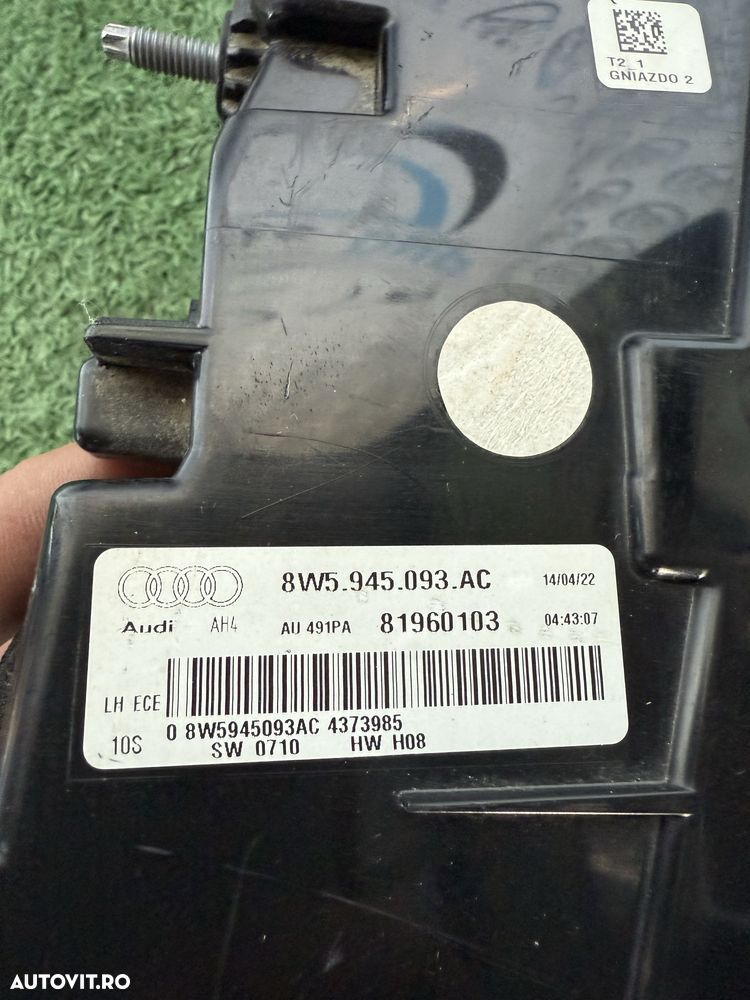 Stop stanga haion Audi A4 B9 - 5