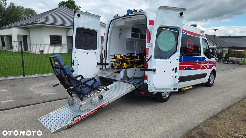 Renault Master Ambulans karetka gwarancja - 5