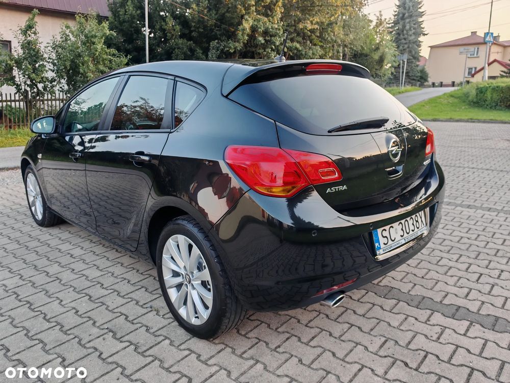 Opel Astra 1.4 Turbo 150 Jahre - 4