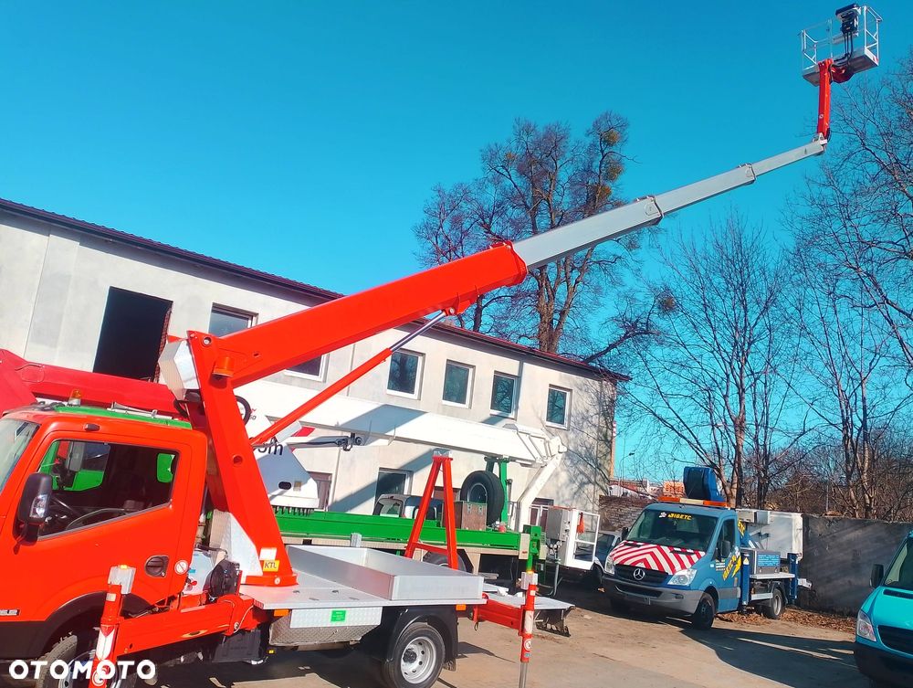 Nissan Podnośnik Koszowy Zwyżka Palfinger 210Bk 21 Metrów 16 w bok ! PILOT NA KABLU!! UDT !! Kosz 1000V Izolowany Jak Wumag Ruthmann Gsr - 17