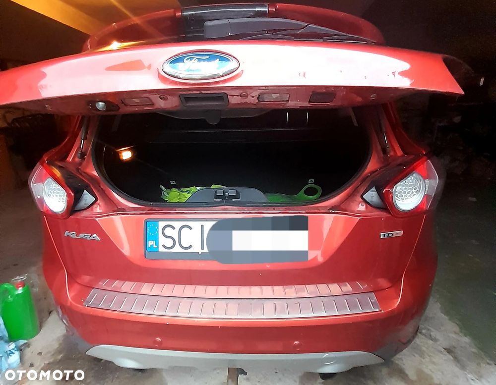 Ford Kuga 2.0 TDCi 2x4 Titanium - 3