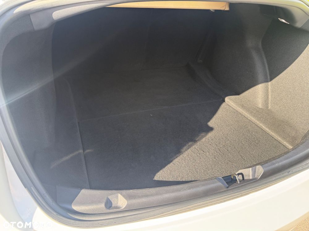 Tesla Model 3 - 18