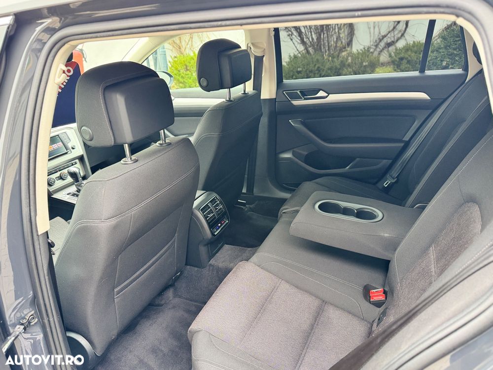 Volkswagen Passat Variant 2.0 TDI DSG (BlueMotion Technology) Trendline - 18