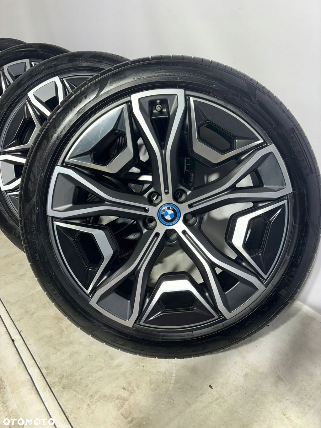 KOŁA FELGI ALUFELGI BMW iX i20 STYLE 1020 36115A026 5A3DE19 275/40 R22 - 10