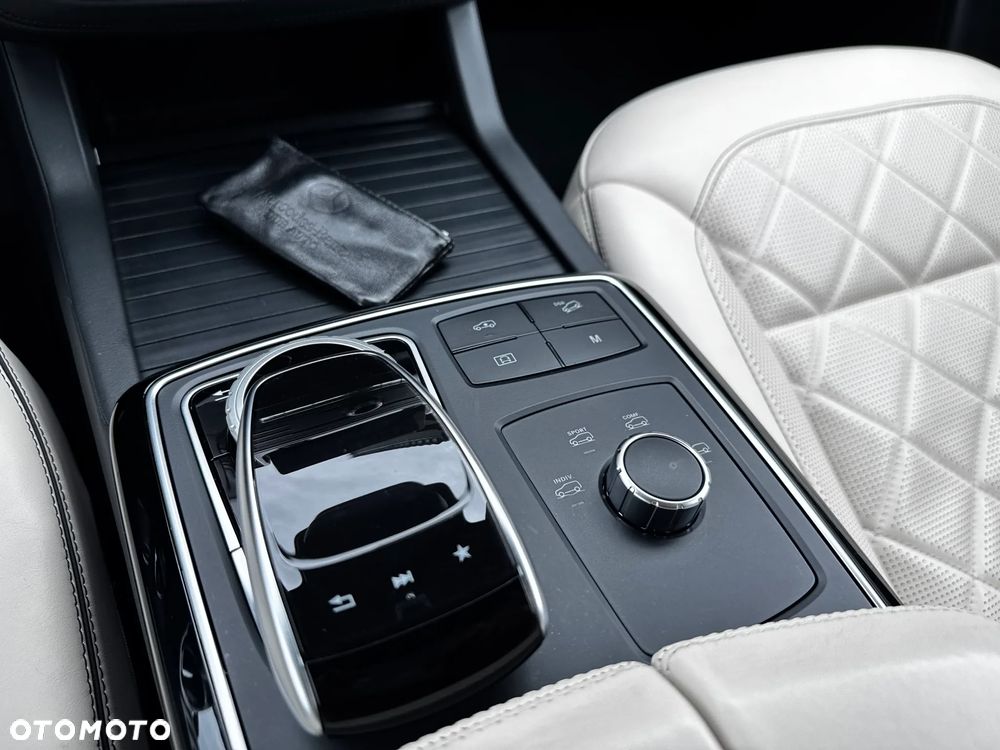 Mercedes-Benz GLE 350 d 4Matic 9G-TRONIC AMG Line - 19