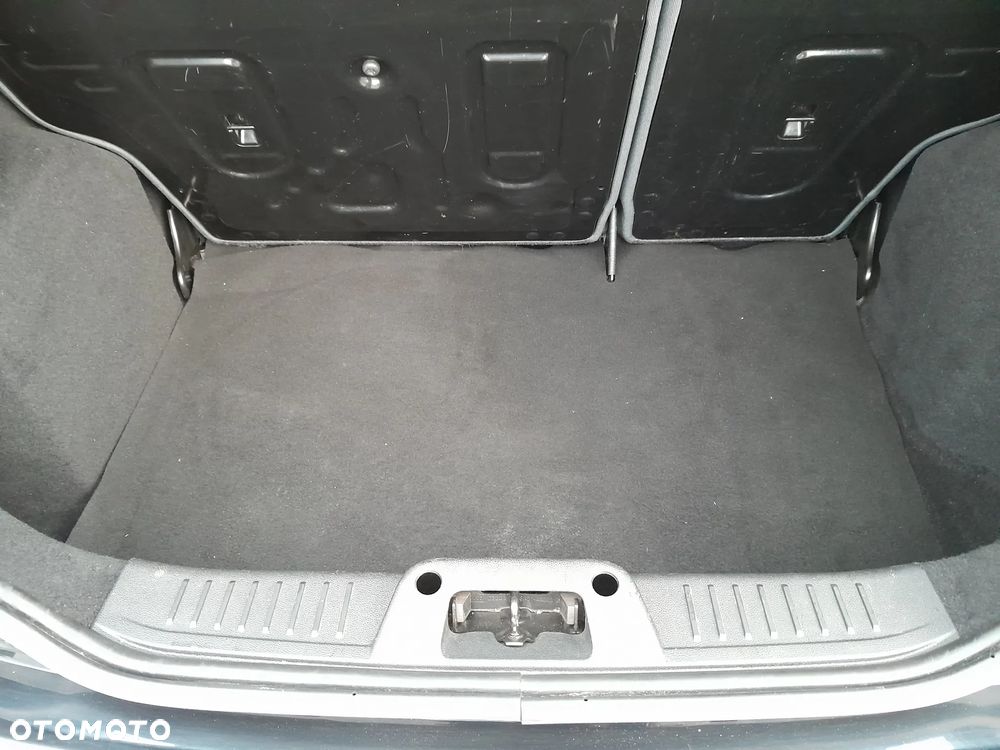 Ford Fiesta 1.25 Champions Edition - 9