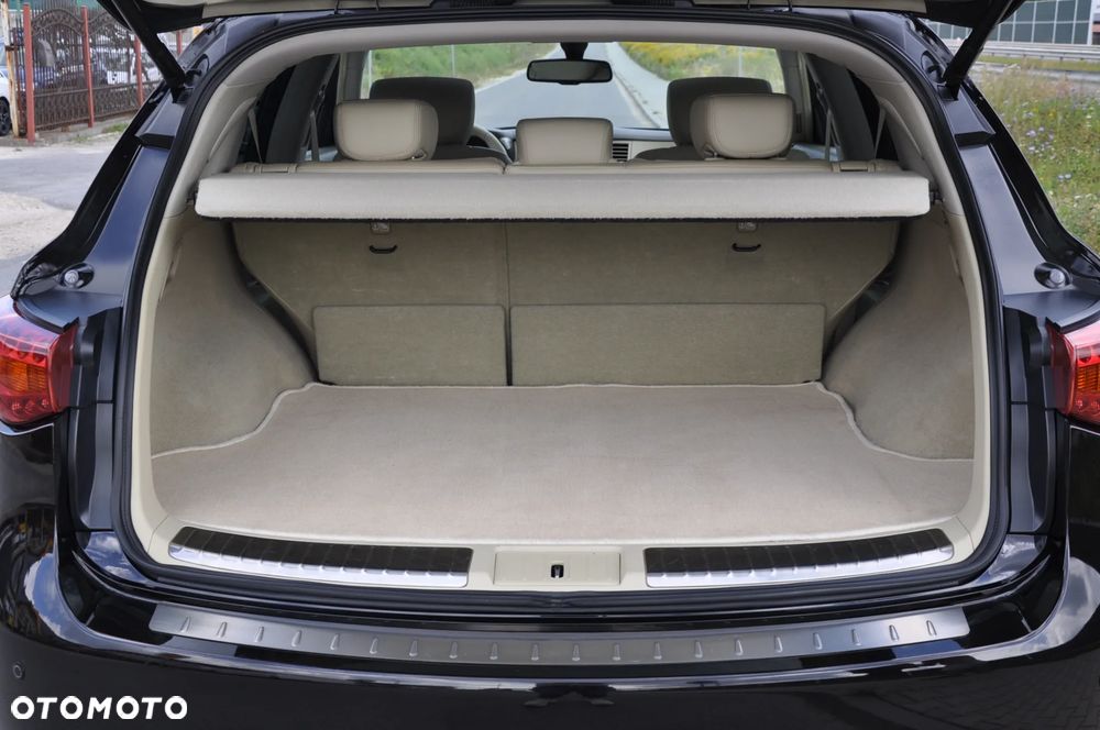 Infiniti QX70 - 39