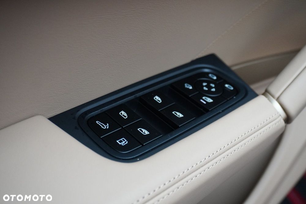 Porsche Cayenne - 18