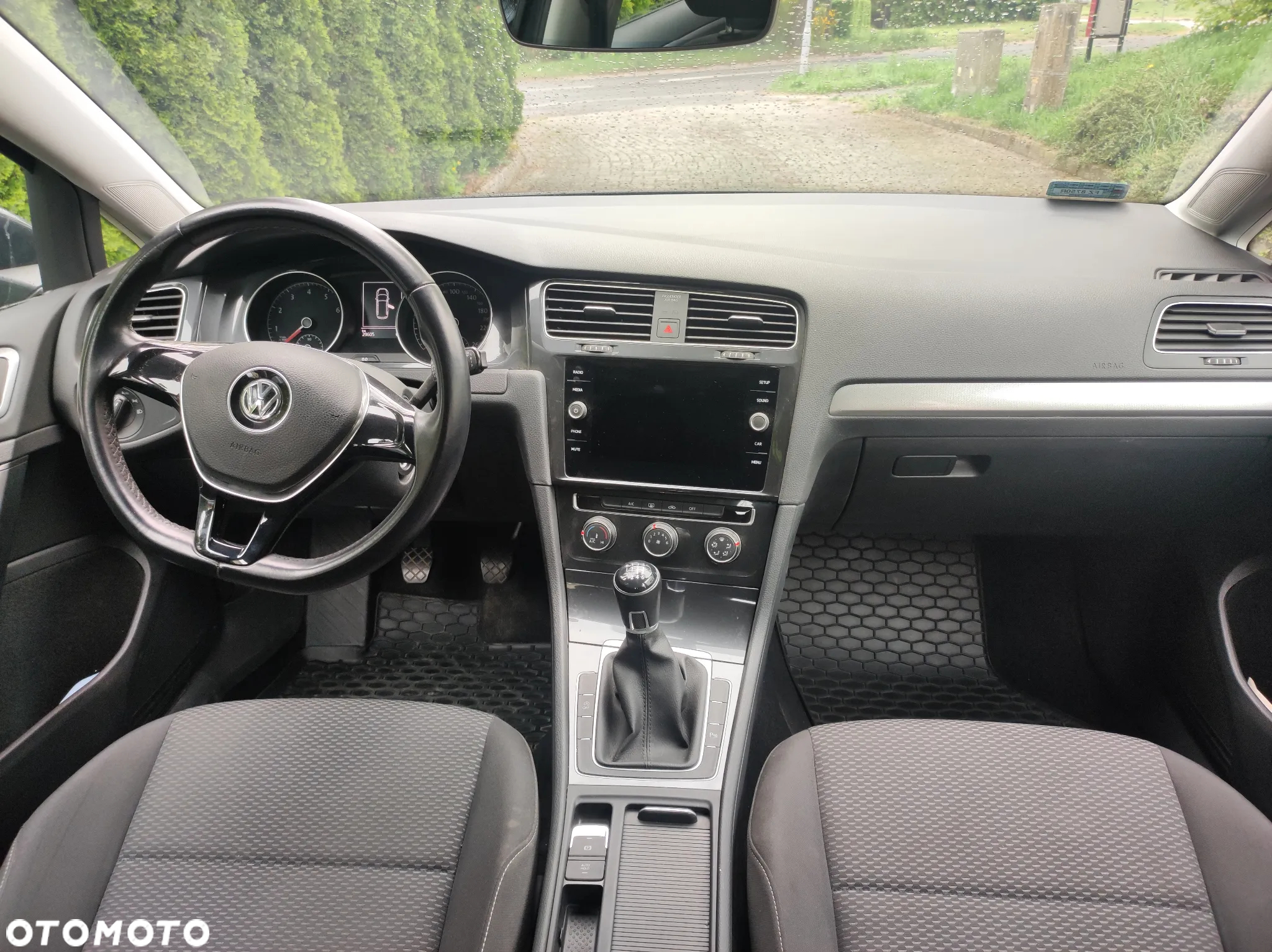 Volkswagen Golf VII 1.0 TSI BMT Trendline - 11