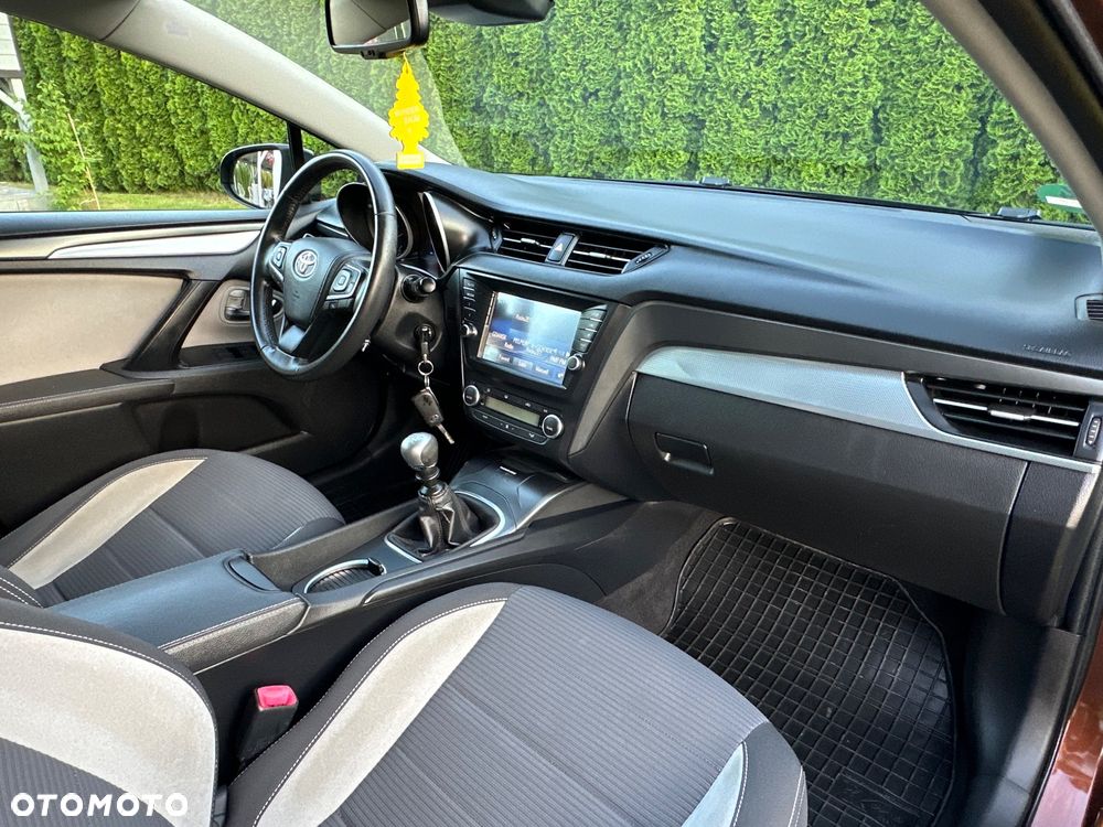 Toyota Avensis Touring Sports 1.6 D-4D Business Edition - 25