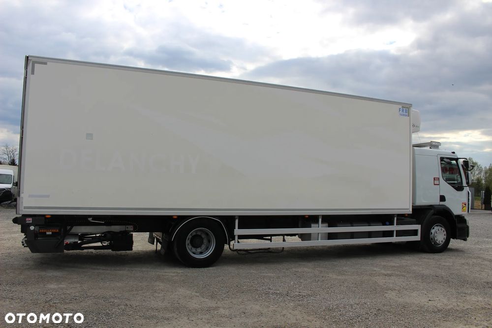 Renault D320 CHŁODNIA/*CARRIER* 1150mt /CHEREAU/TYLNE DRZWI / KAB.SYPIALNA/ EURO 6/*SERWIS FR*/ SUPER STAN - 17