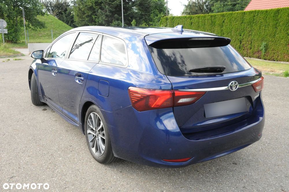 Toyota Avensis 2.0 Premium MS - 6