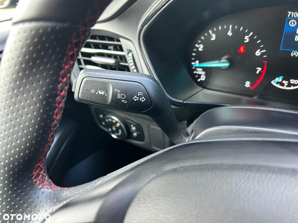 Ford Focus 1.0 EcoBoost Hybrid ST-LINE - 19
