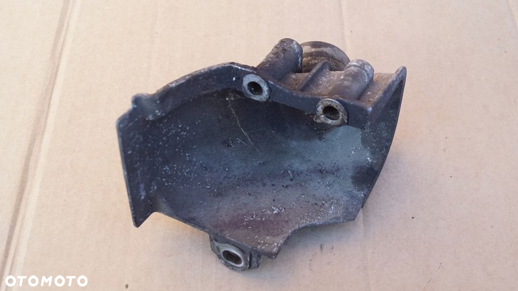 Osłona termiczna kolektora wydechowego Audi 80 B4 2.0 ABK 048129597C - 2