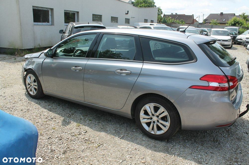 Peugeot 308 - 8
