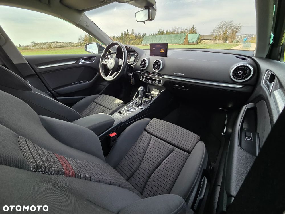 Audi A3 Sportback 1.4 TFSI S tronic Ambiente - 8