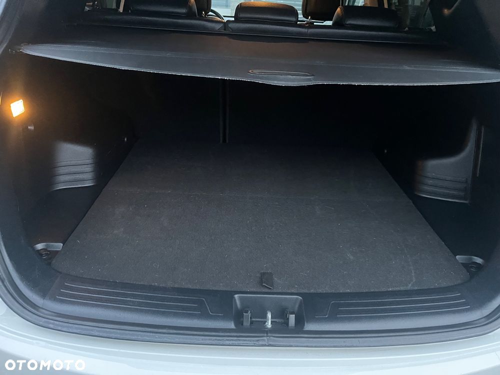 Hyundai ix35 1.6 2WD Fifa World Cup Edition - 17