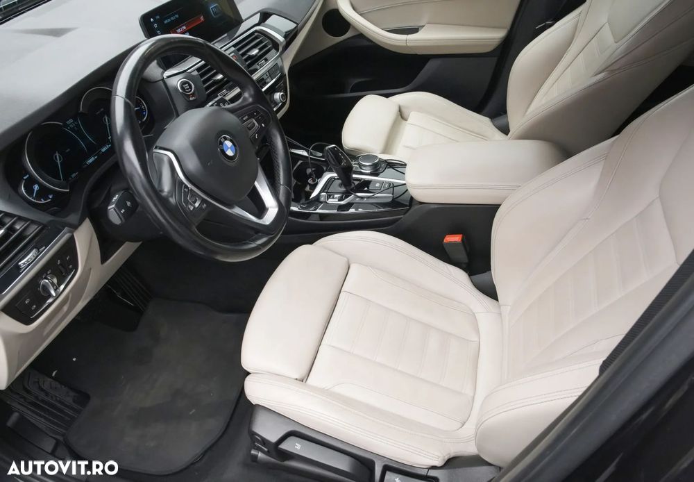 BMW X3 xDrive20d AT xLine - 12