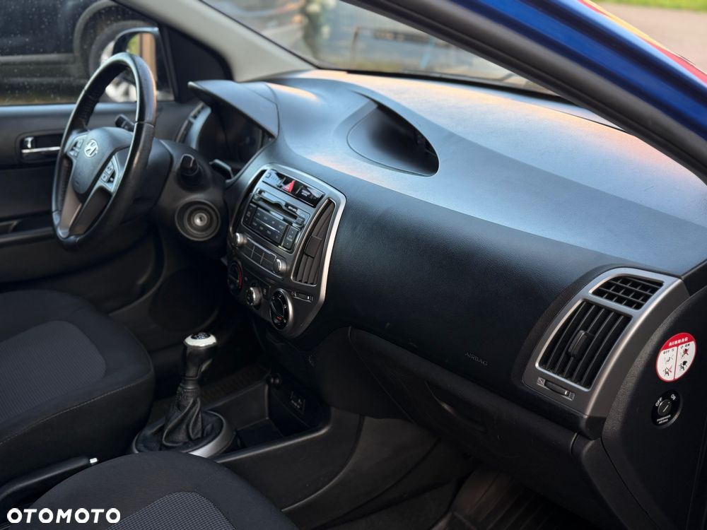 Hyundai i20 1.1 CRDi Trend - 14