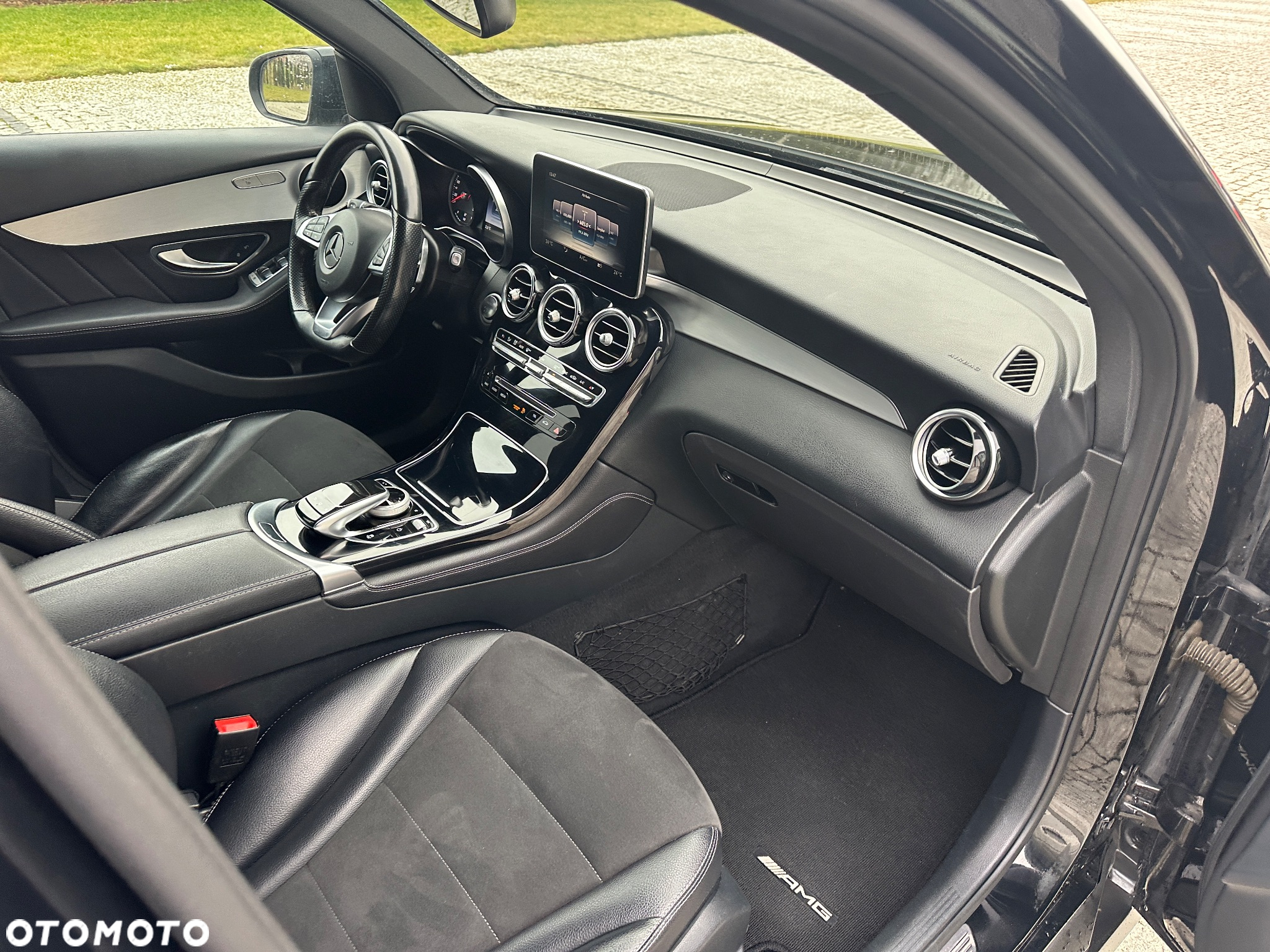 Mercedes-Benz GLC - 34