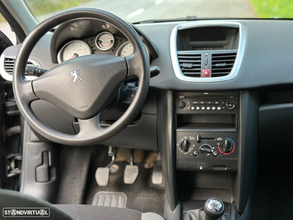 Peugeot 207 1.4 16V Trendy - 9