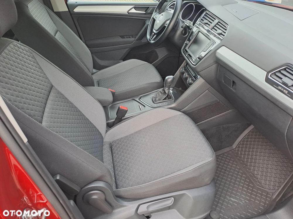 Volkswagen Tiguan - 19