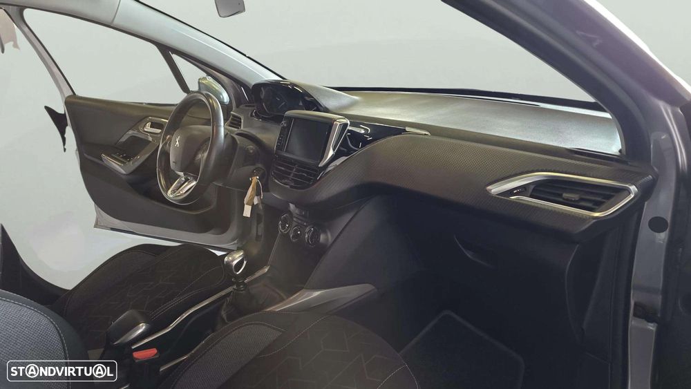 Peugeot 2008 BlueHDi 100 Allure - 17