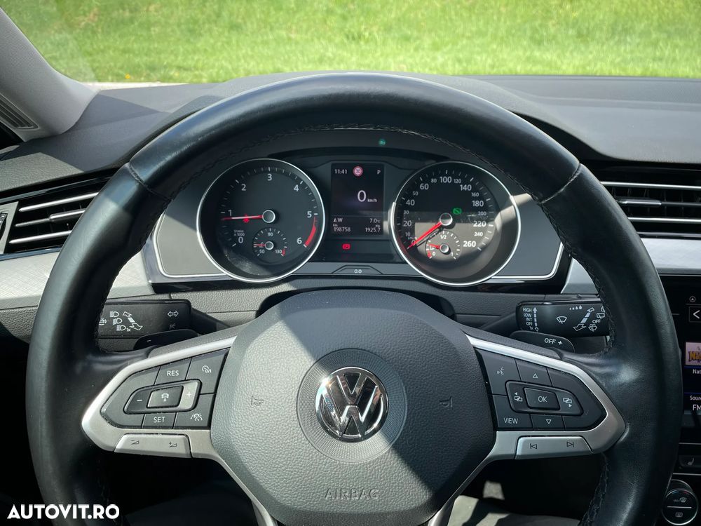 Volkswagen Passat - 16