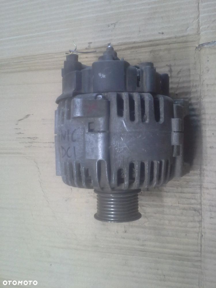 Alternator Renault Scenic 1.9 DCi 8200290215 Valeo - 1