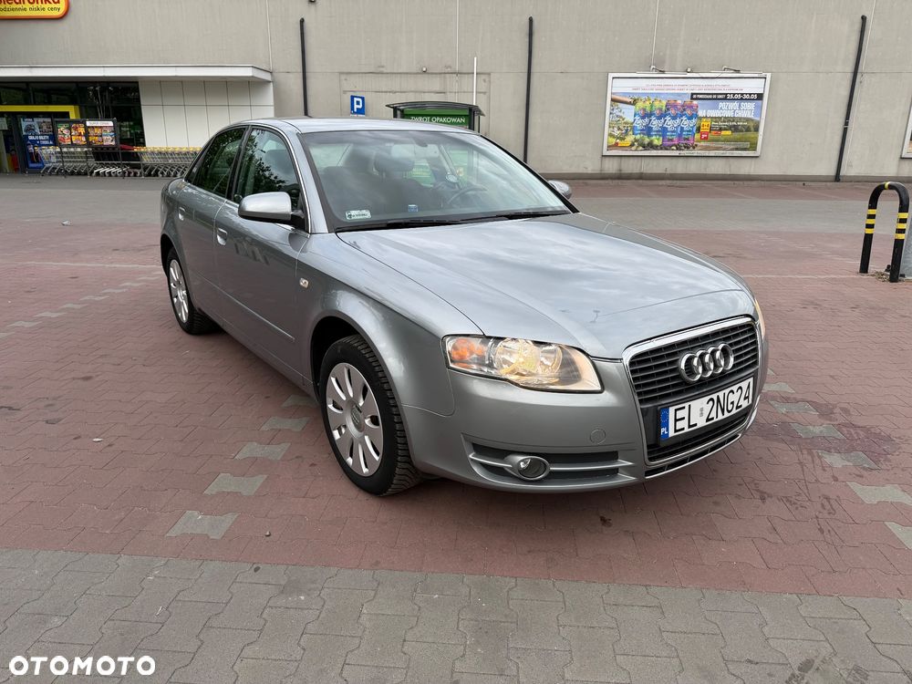 Audi A4 Limousine - 4
