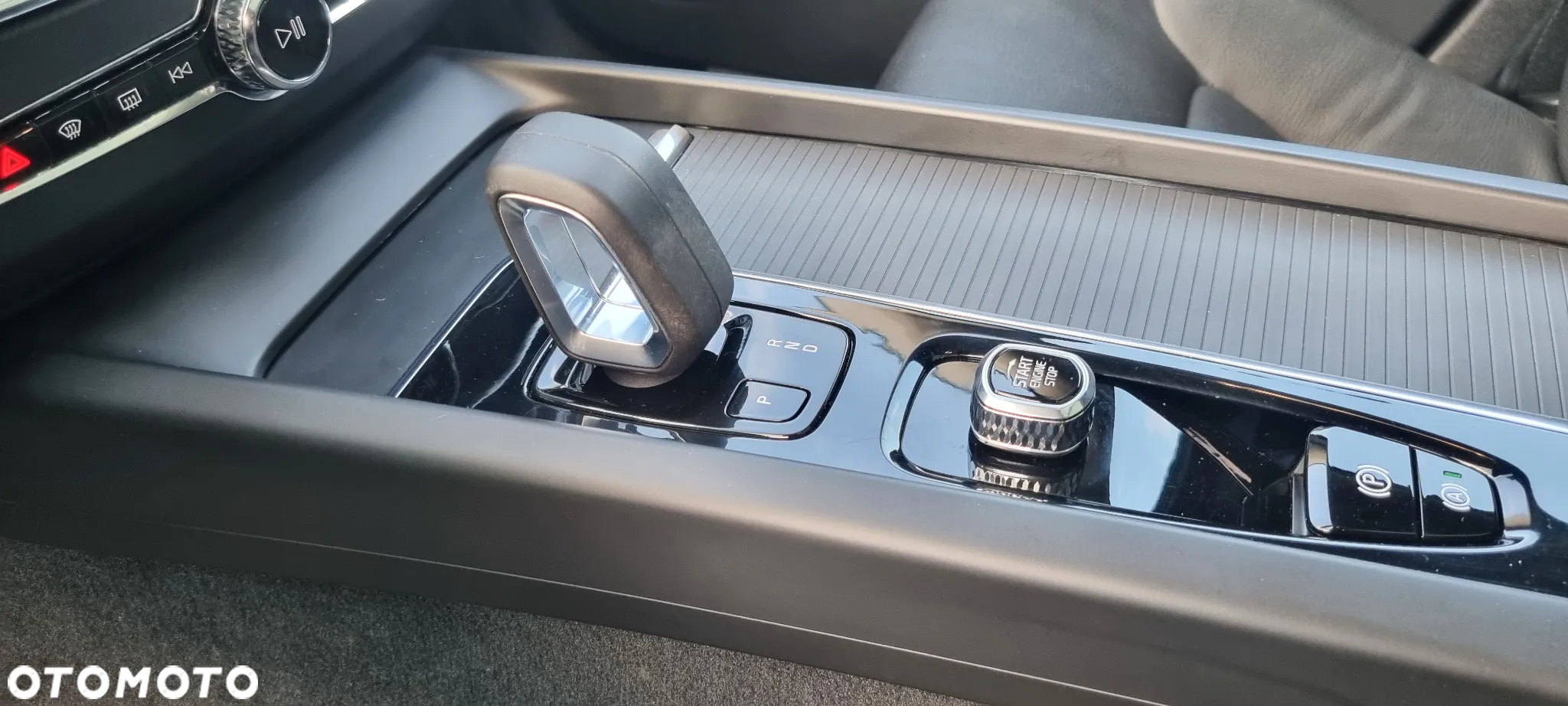 Volvo XC 60 B4 D Geartronic Momentum Pro - 27