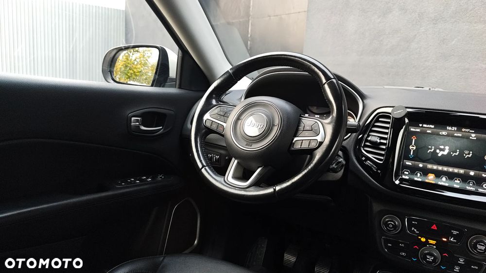 Jeep Compass - 31