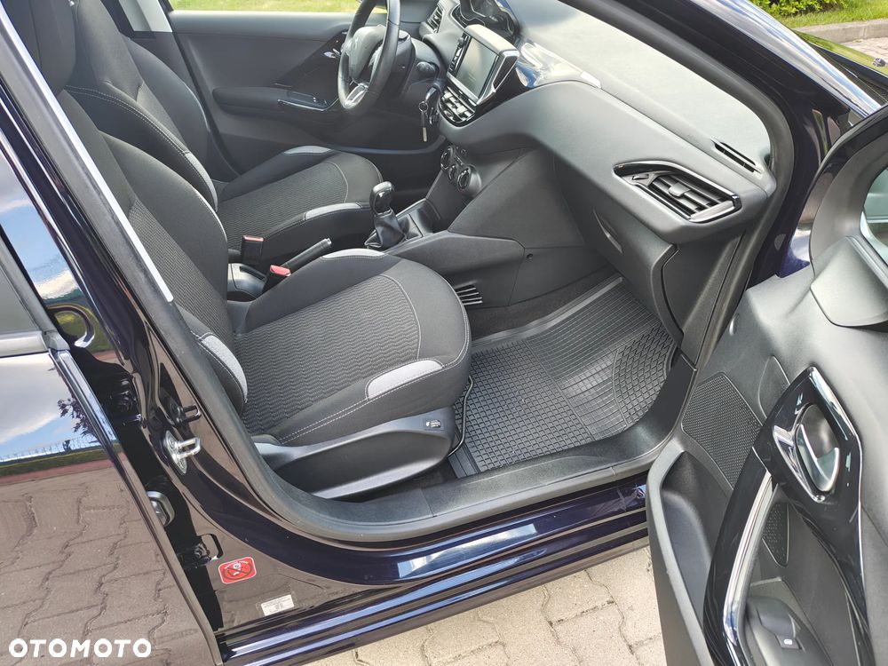 Peugeot 208 82 PureTech Style - 15