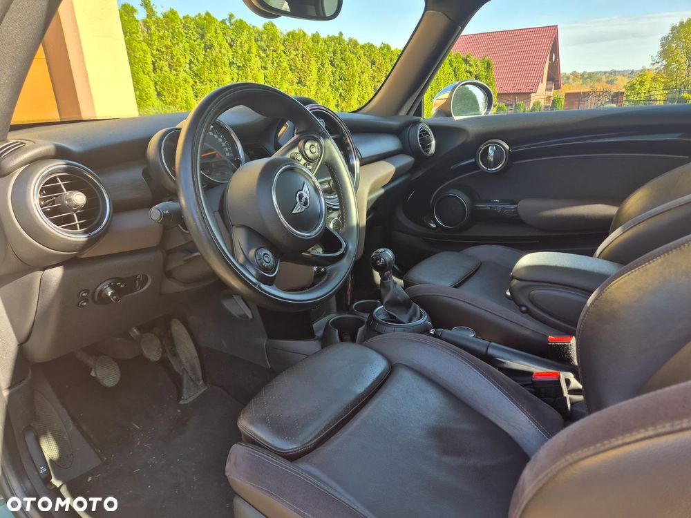 MINI Cooper Standard - 18