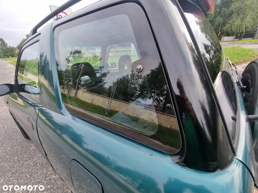 Toyota RAV4 2.0 GLi - 28