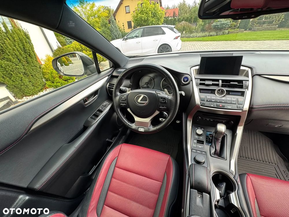 Lexus NX 300h E-FOUR F SPORT - 30