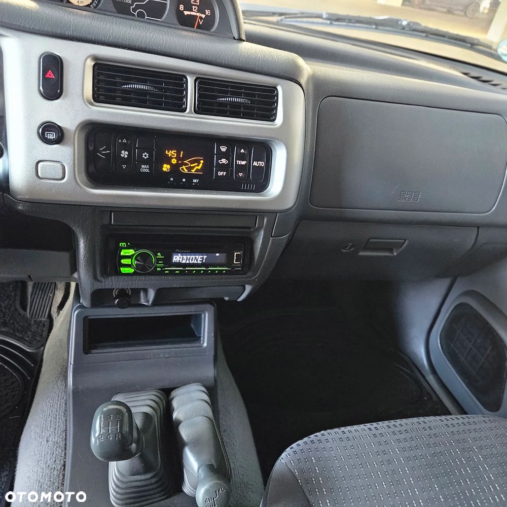Mitsubishi L200 Pick Up 4x4 Intense Club Cab - 17