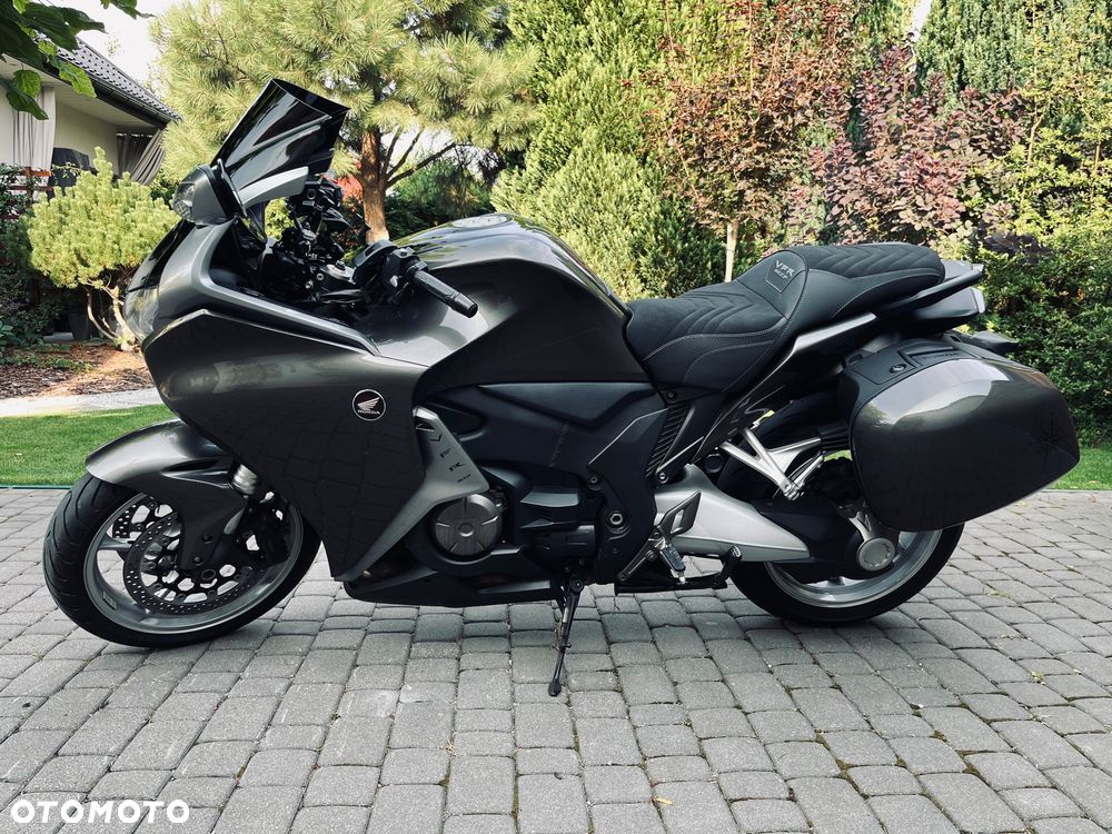 Honda VFR - 1