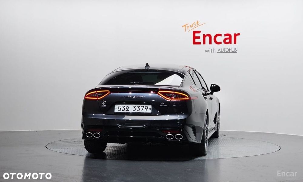 Kia Stinger - 2