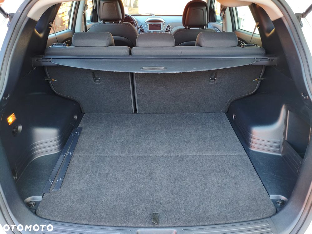 Hyundai ix35 1.6 2WD Fifa World Cup Edition - 24