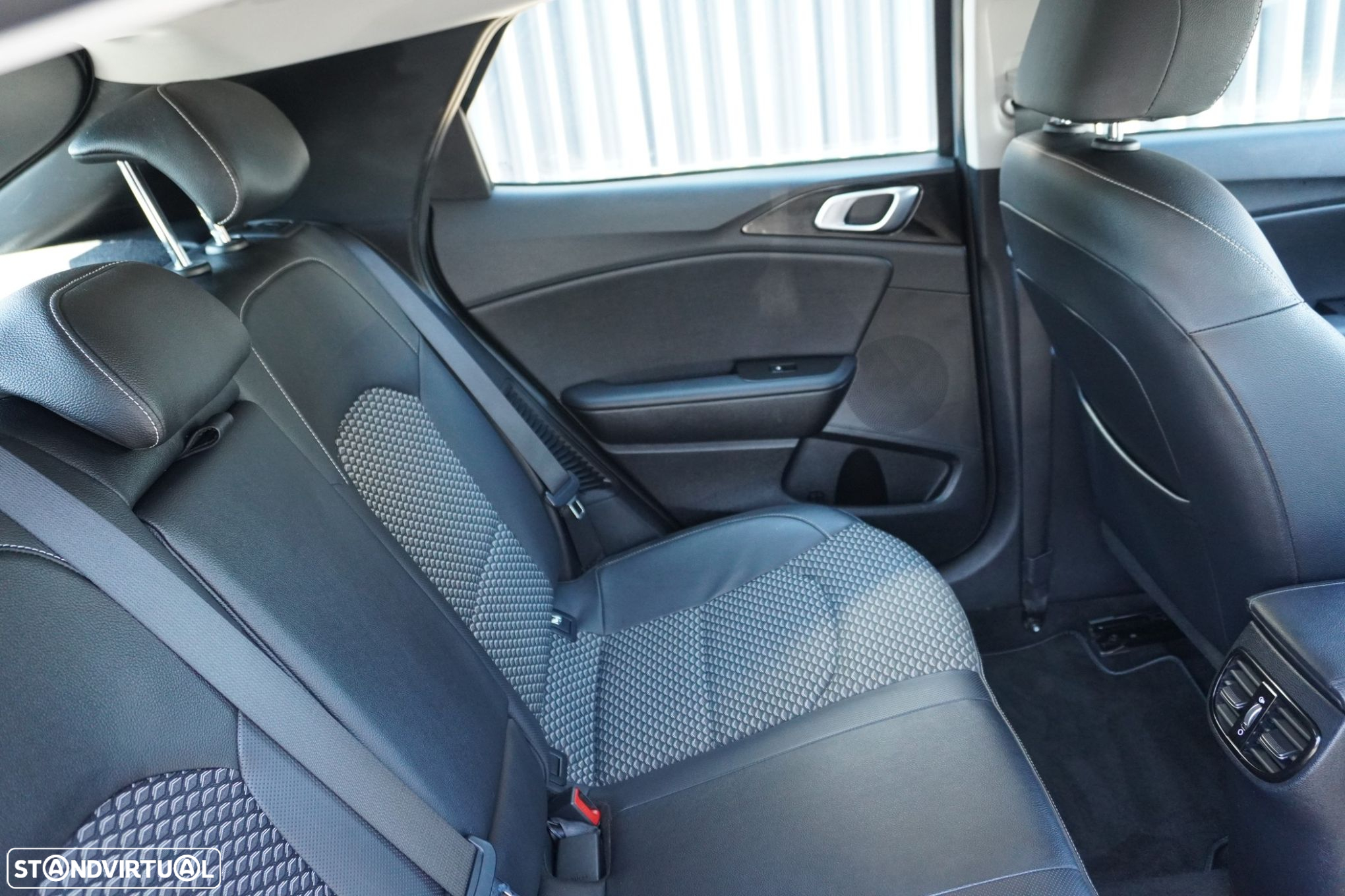 Kia XCeed 1.6 GDi PHEV Drive - 17