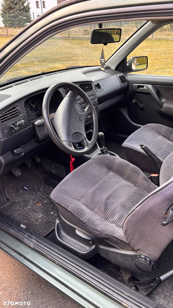 Volkswagen Golf - 8