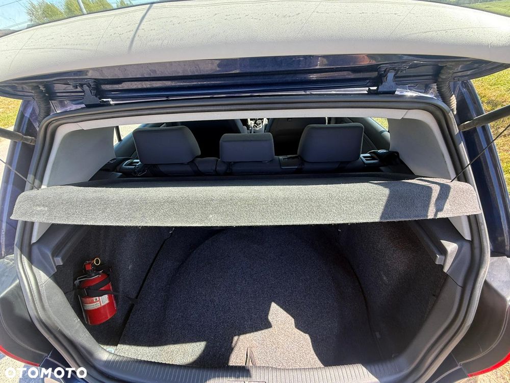 Volkswagen Golf - 11