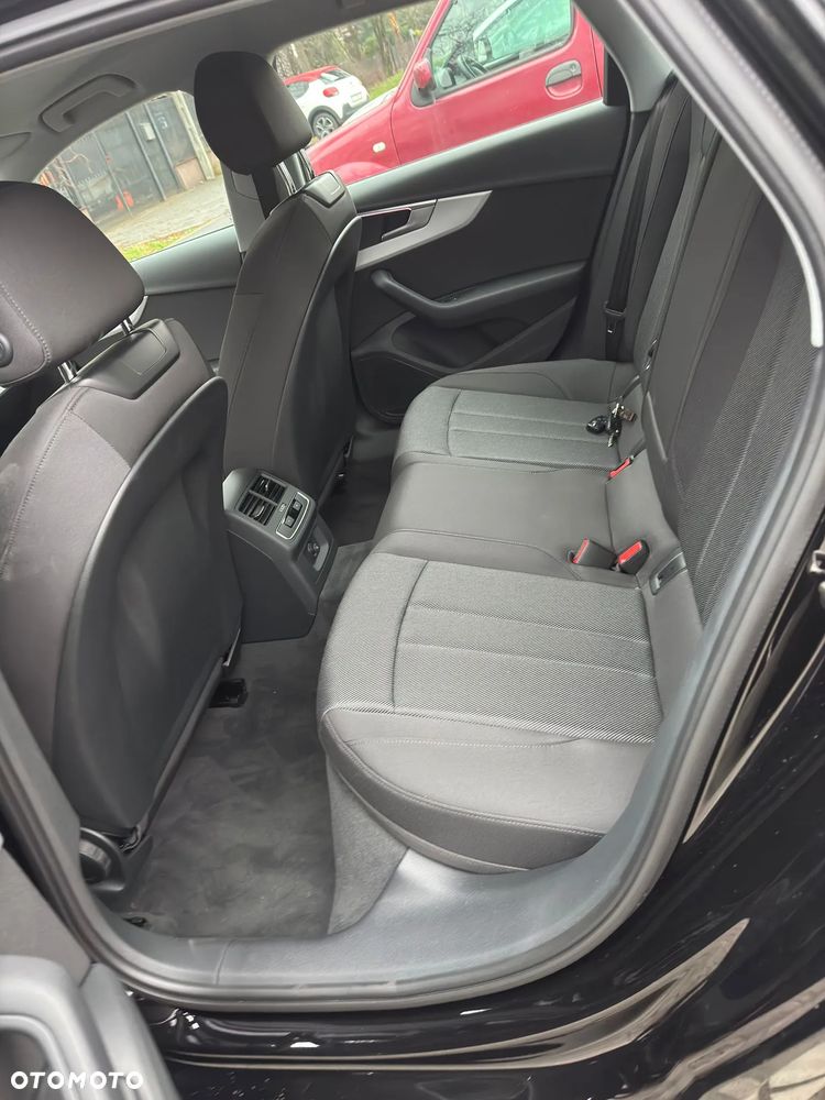 Audi A4 Limousine 35 TFSI mHEV Advanced S tronic - 5