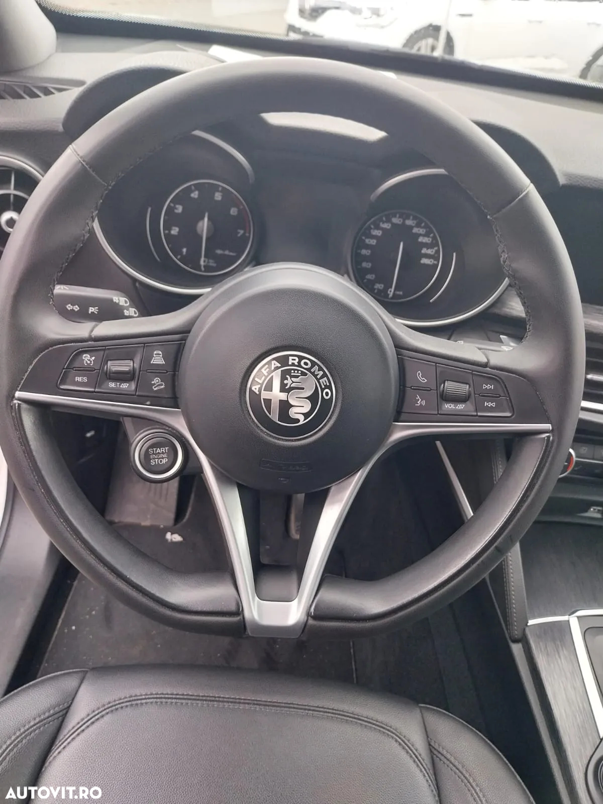 Alfa Romeo Stelvio - 8