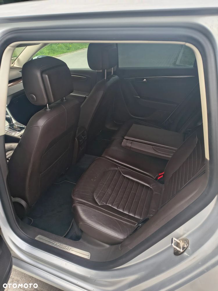 Volkswagen Passat 2.0 TDI Comfortline DSG - 11